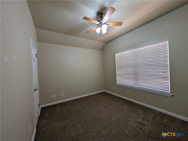 Building Photo - 1662 Lantana Cir