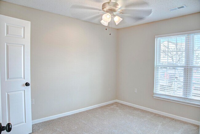 Building Photo - 3695 Clay Pond Rd