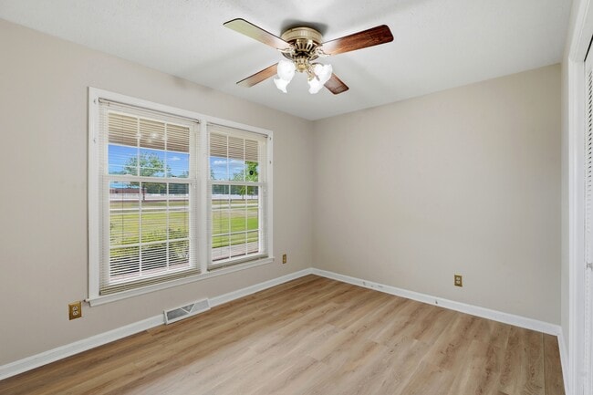 Building Photo - 1202 Patetown Rd