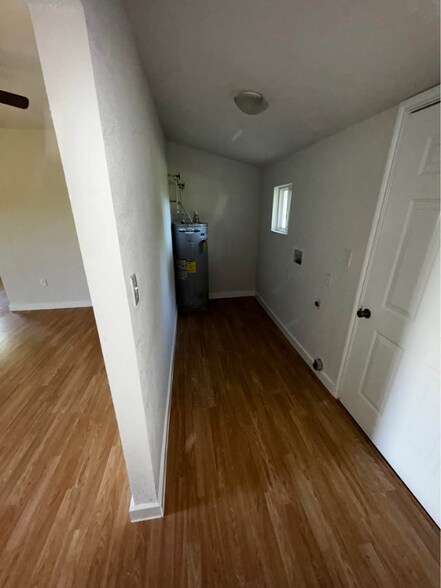 Building Photo - 134 Huisache St