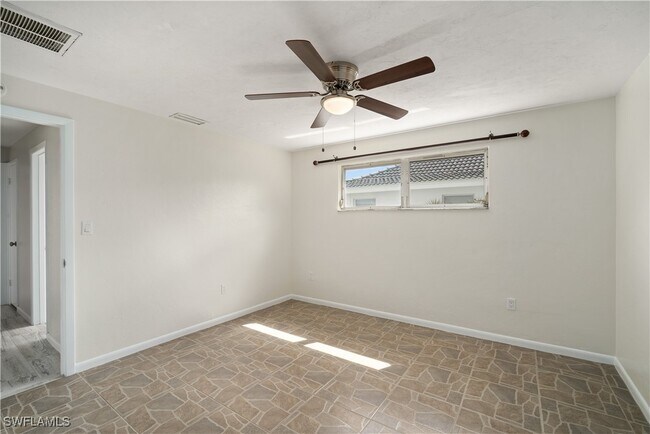 Building Photo - 1411 Whiskey Creek Dr