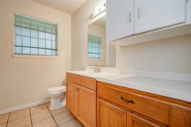 Building Photo - 9526 Balsam Ln