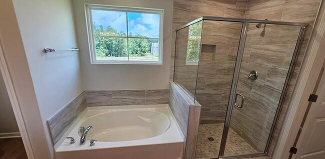 Building Photo - Beautiful 5BR, 3BA Home in Desirable Brookline at Godley Station!