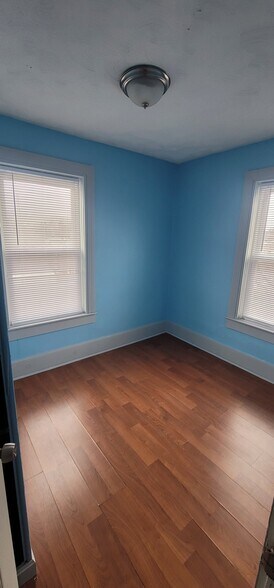 Building Photo - 162 Urban Ave