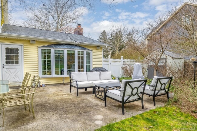 Building Photo - 44 Frazer Dr