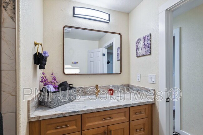 Building Photo - 437 Riverfront Dr