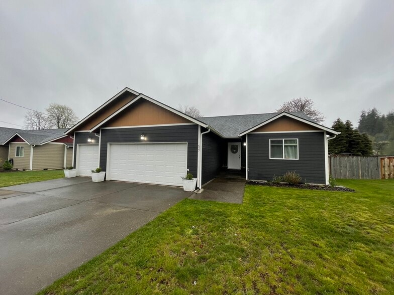 Elma House for Rent - 627 N 3rd St