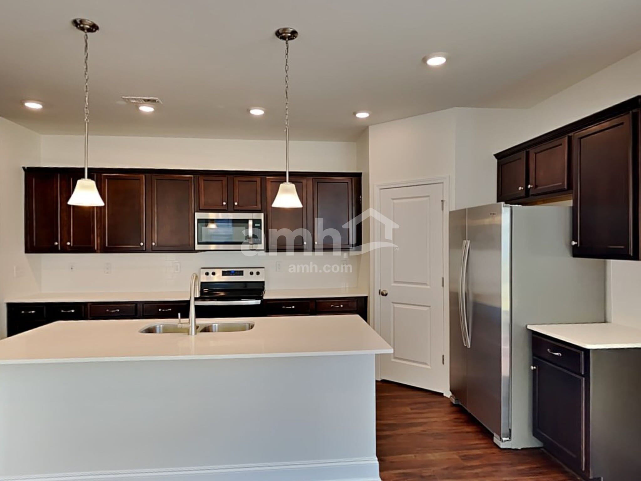 Building Photo - 602 Rivermist Dr