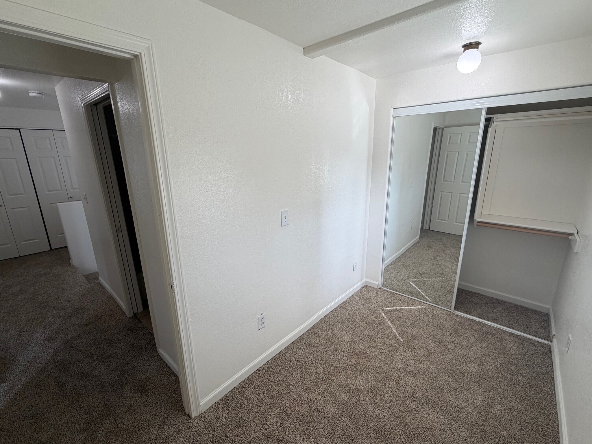 Building Photo - 4338 Ward Pl NE