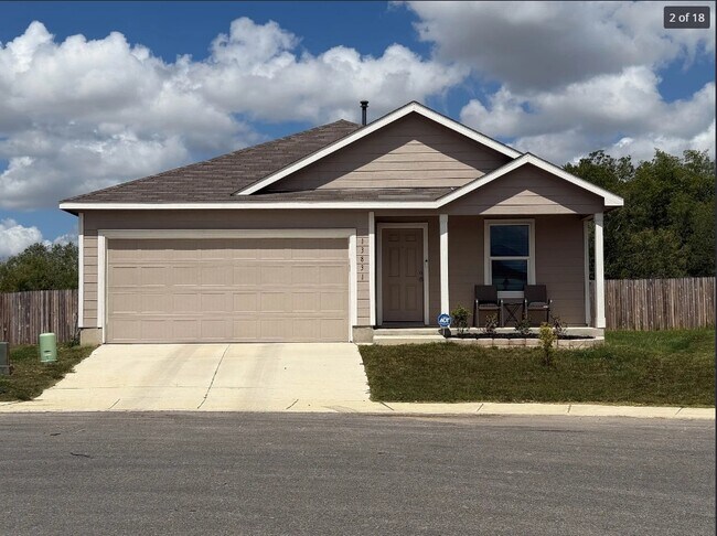 Primary Photo - 13831 Barn Door