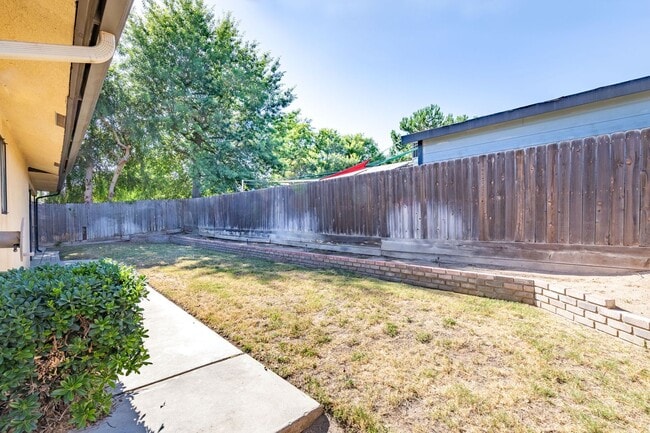 Building Photo - Clovis Home for Rent
