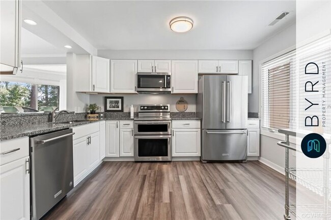 Building Photo - 206 Water Pointe Ct