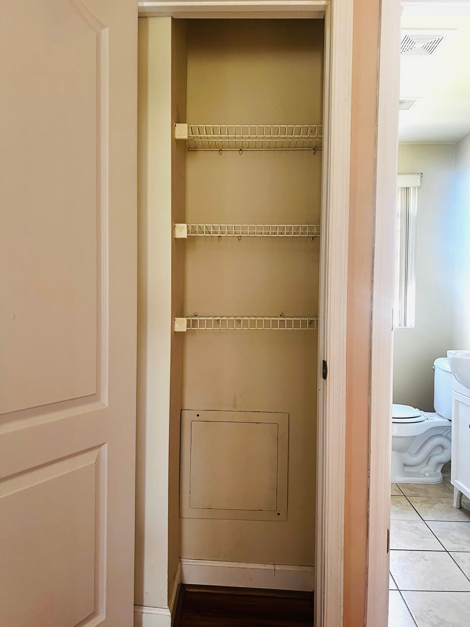 Building Photo - 6900 Hawthorne St