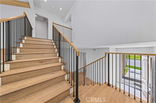 Building Photo - 233 Pinnacle
