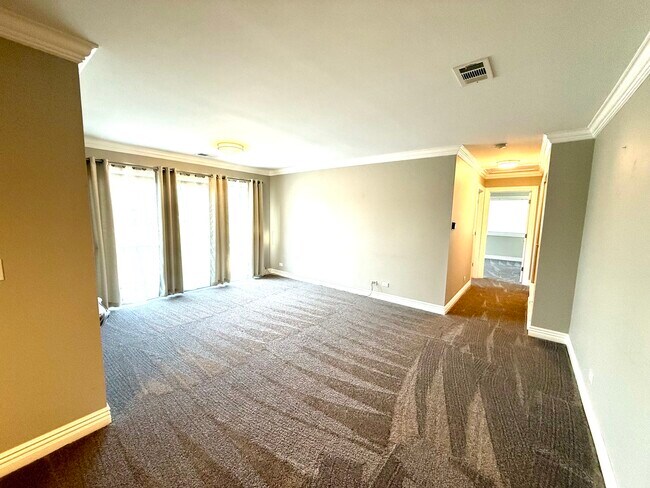 Building Photo - 298 Maplewood Ct