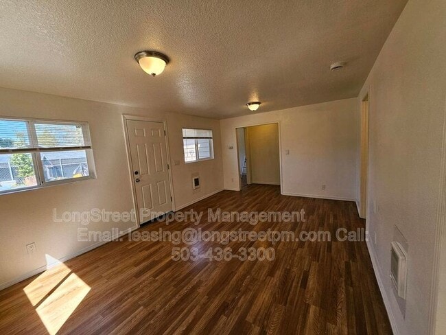 Building Photo - 4553 NE 105th Ave