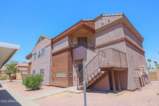 Primary Photo - 16033 N 25th St