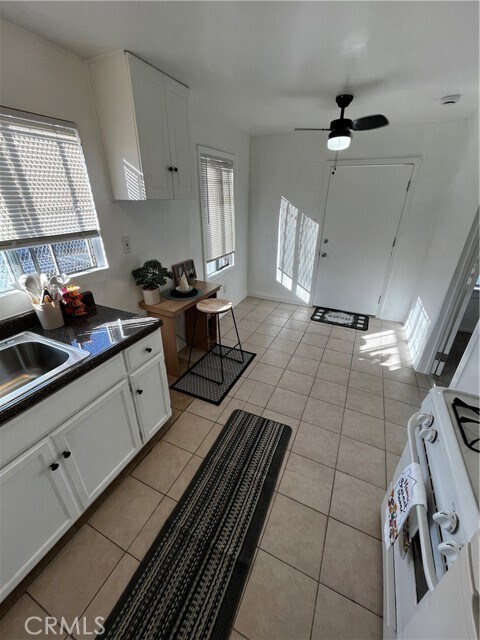 Building Photo - 4522 Normandie Ave