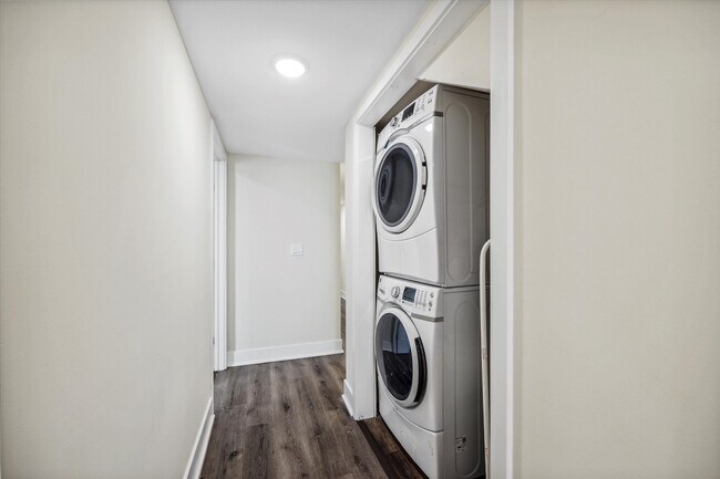 Building Photo - 1804 W Berks St