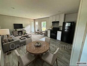 Building Photo - 356 Bayhead Dr