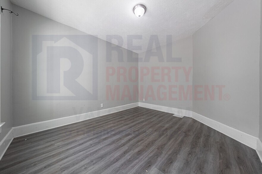 Building Photo - 1566 Winchester Ave