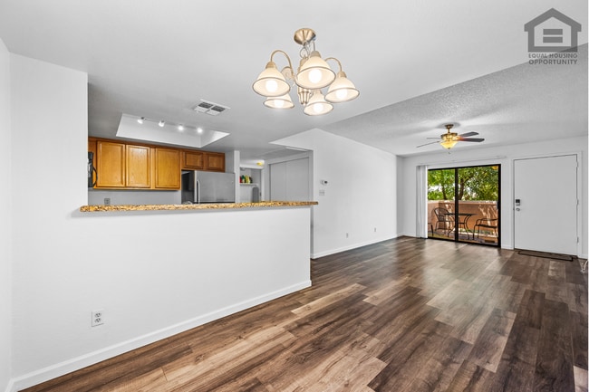 Building Photo - 2Bed/2Bath Condo at Thunderbird Rd/59th Ave! Ready for Immediate Move-In!