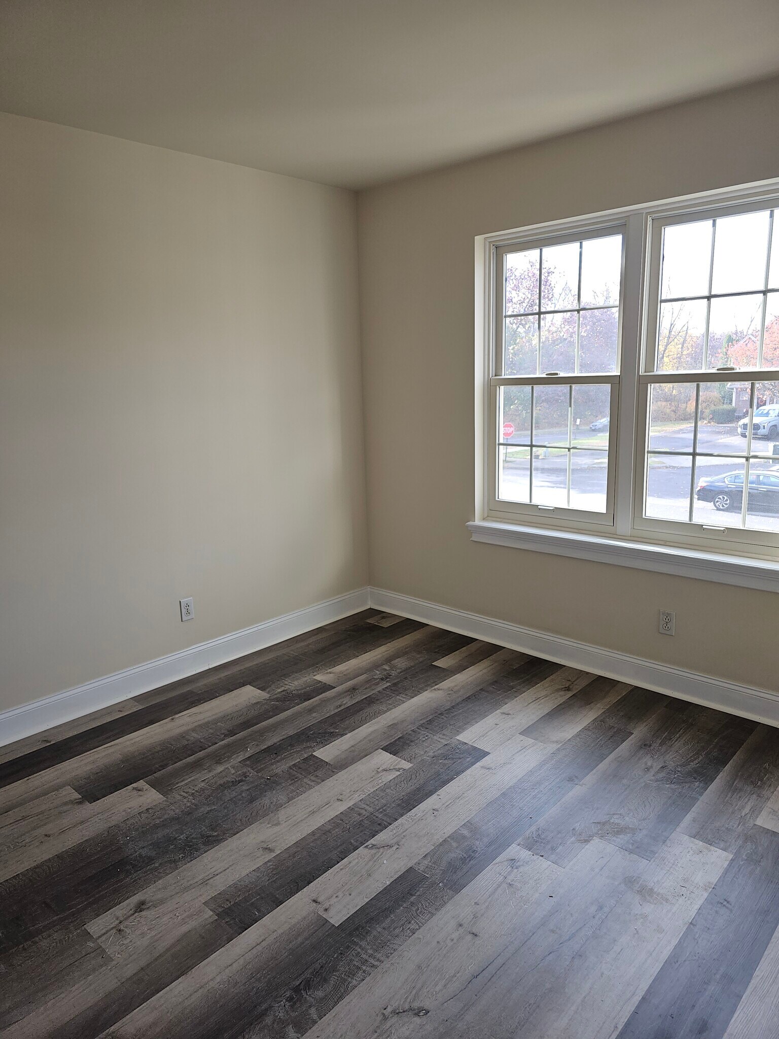 Building Photo - 17 Troy Ln