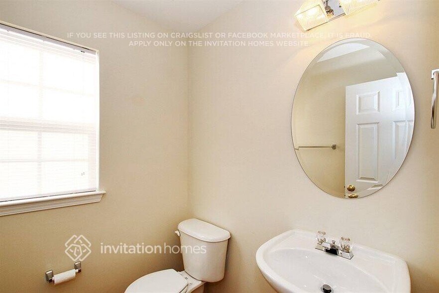 Building Photo - 1014 Bridleside Dr