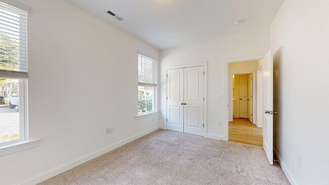 Building Photo - 24 Wimbledon Ct