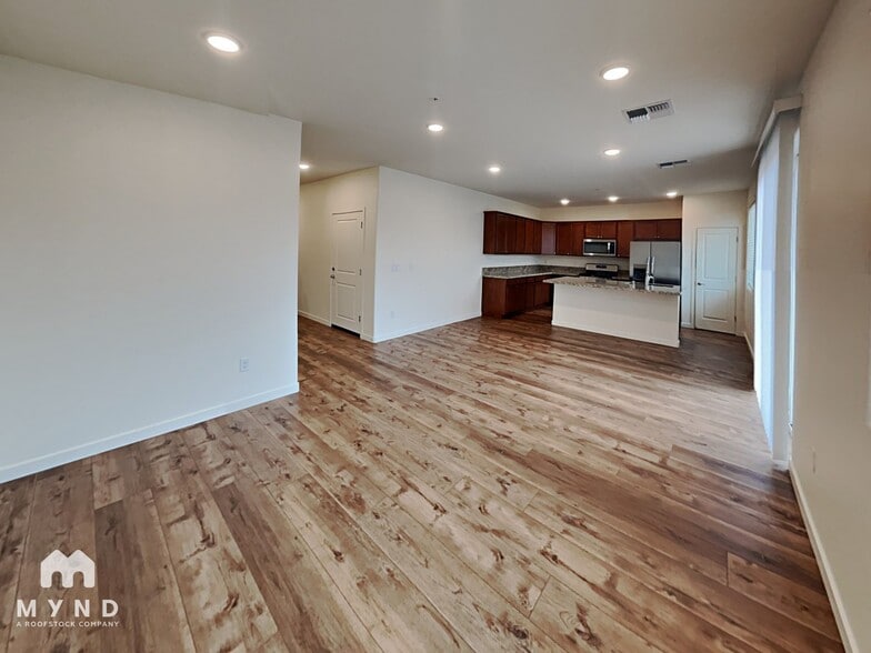 Building Photo - 4904 Black Falcon Way