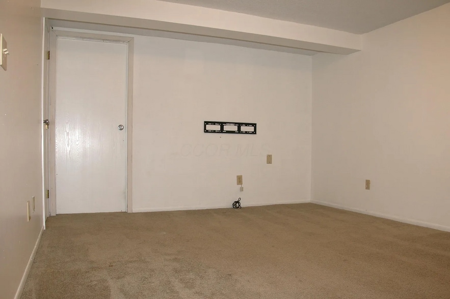 Building Photo - 4885 Stoneybrook Blvd