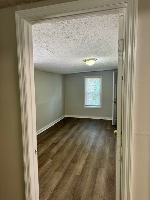 Building Photo - Recently renovated 4BR/2BA home in the hea...