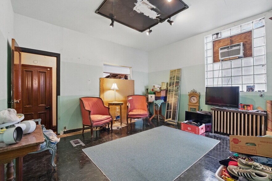 Building Photo - 5142 Butler St
