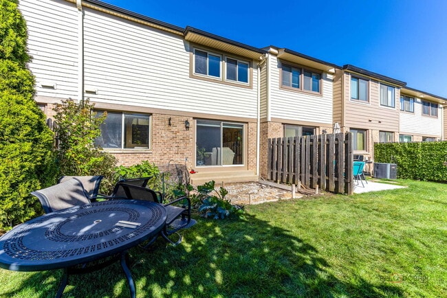 Building Photo - 707 Mallard Ln