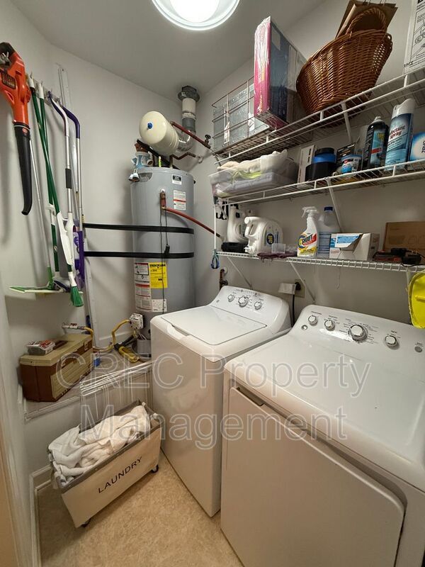 Building Photo - 1202 Grove Park Dr