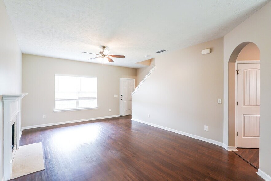 Building Photo - 1096 Shire Dr