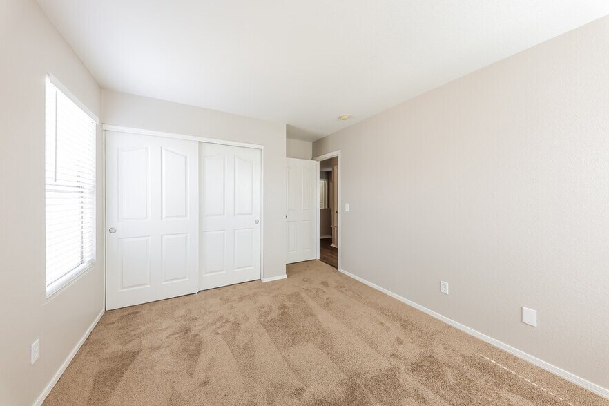 Building Photo - 9534 N 81st Dr