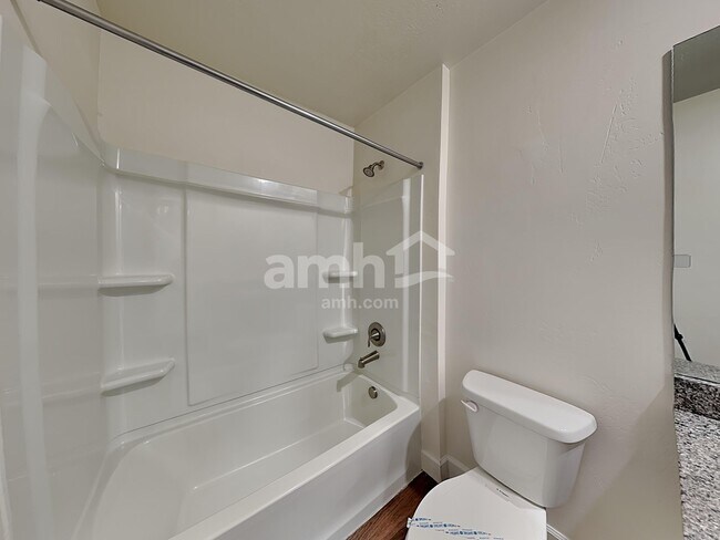 Building Photo - 344 North St