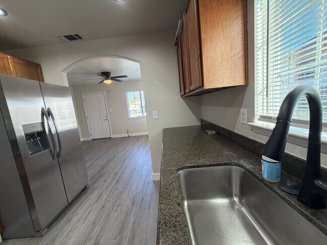 Building Photo - SAC T 2569