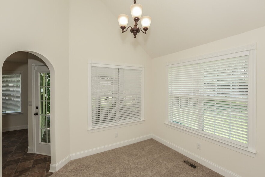 Building Photo - 2557 Paddle Pl NW