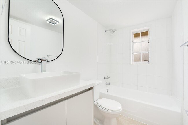 Building Photo - 8500 SW 109th Ave