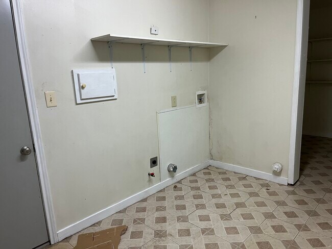 Building Photo - 238 McLemore Dr