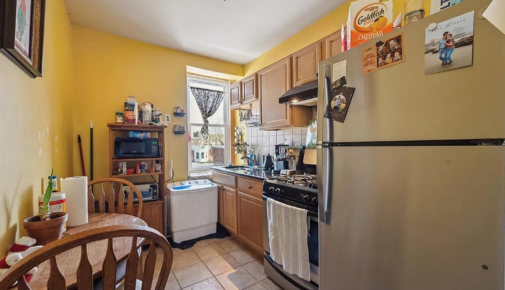 Building Photo - 5131 Pine St