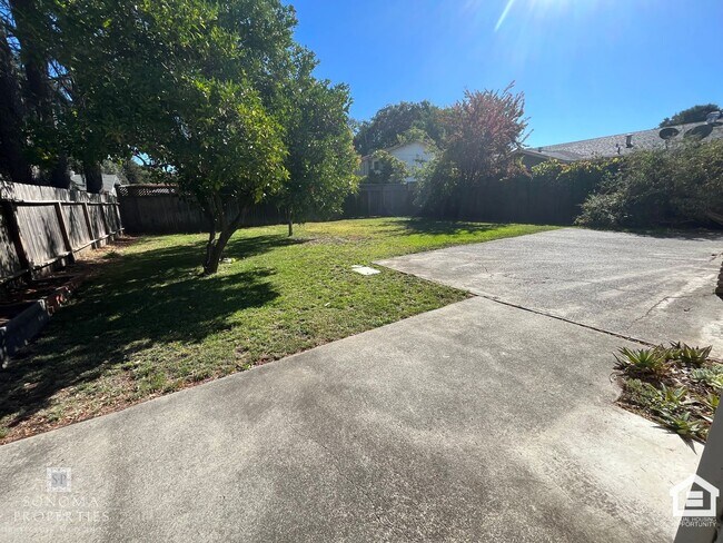 Building Photo - Lovely 3bd/2ba Home in Sonoma!