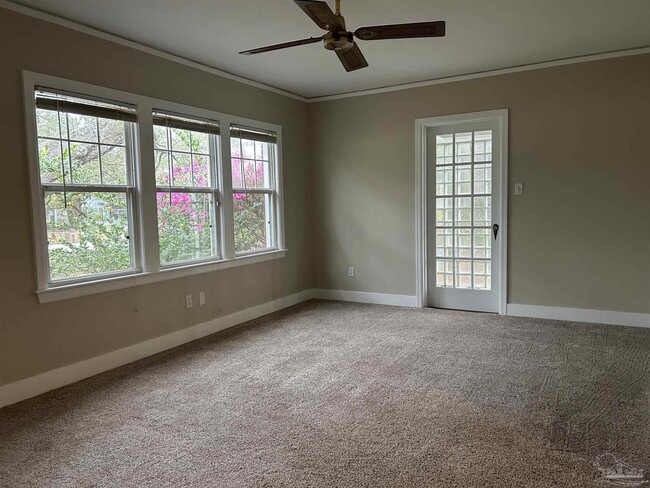 Building Photo - 1701 E Bobe St