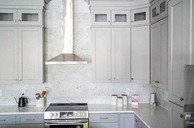 Building Photo - 1705 Heiman St