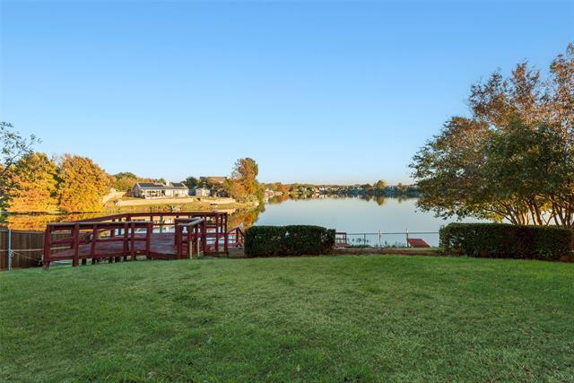 Building Photo - 1507 Lakeshore Dr