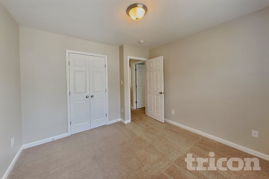 Building Photo - 5224 Anchorage Way