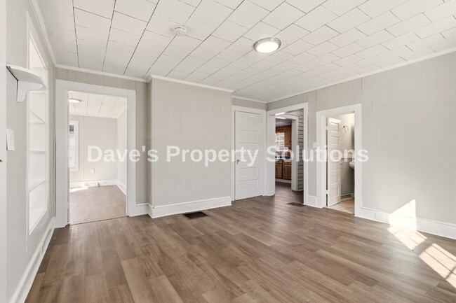 Building Photo - Charming Updated Home in Prime Winston-Salem Location