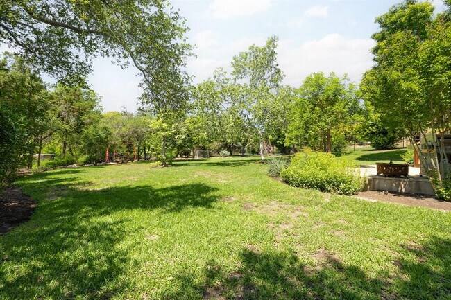 Building Photo - 16200 Spillman Ranch Loop